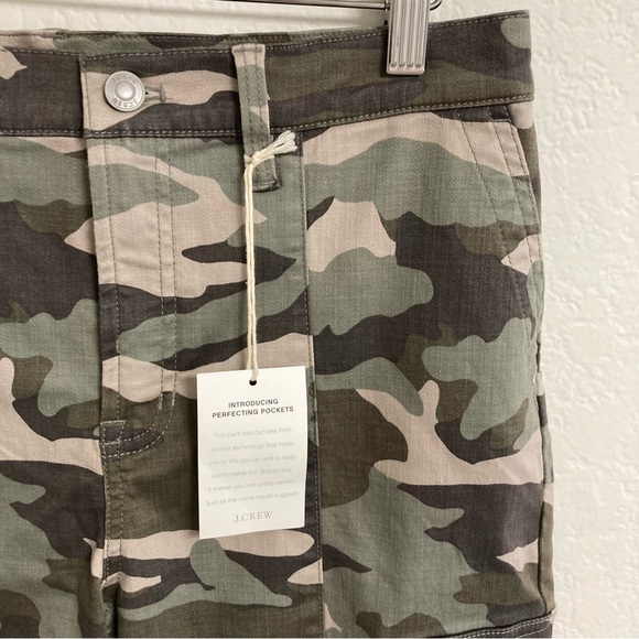 NWT J Crew Green Camo Vintage Straight Cargo, Size 29 - Picture 2 of 7